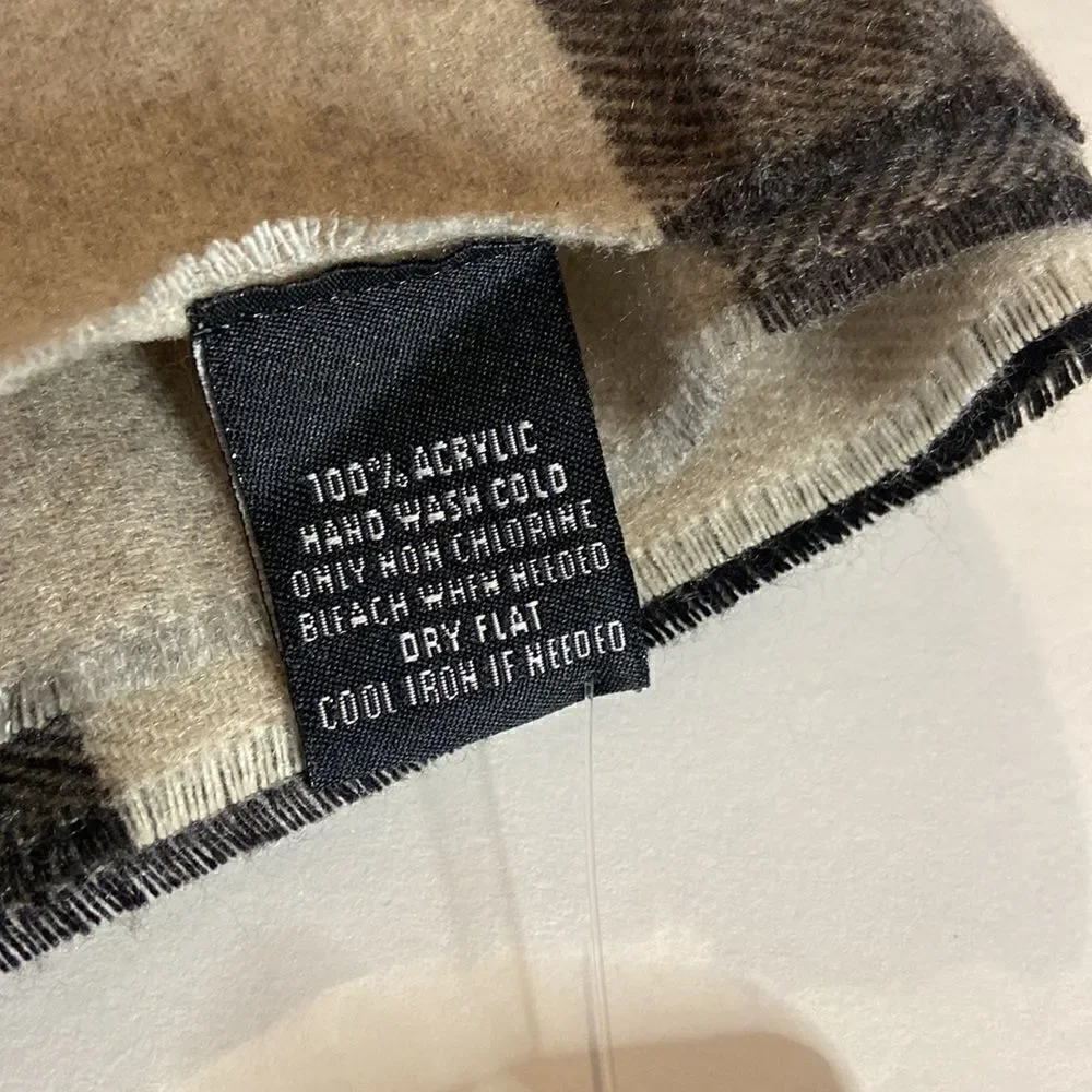 NWT V. Fraas Cashmink Scarf Unisex Christmas